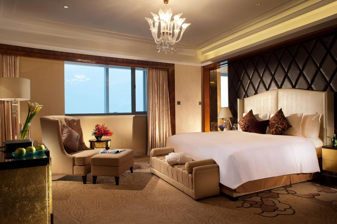 🏨 Why Luxury Hotels Always Feel So Relaxing