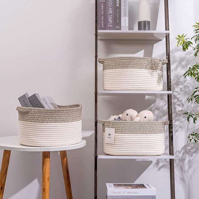 Medium and Large Woven Basket//With Handle, Used for Toys and Fabric Storage Basket used for Storing xl Storage Box, Decorative Storage Box Room 2pack (Light Brown, L13×W9×H7)