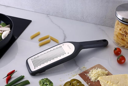 Zyliss Coarse Grater – Handheld Cheese & Vegetable Grater - Image 6
