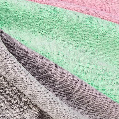Amazon Basics Microfiber Cleaning Cloths, Non-Abrasive, Reusable and Washable - Image 3